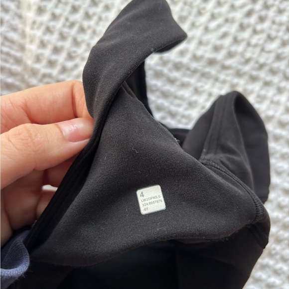 lululemon athletica Black Align V-Neck Sports Bra - Picture 4 of 4